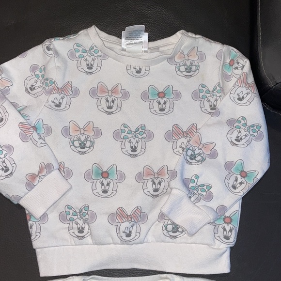 4x lot of 3T Disney sweaters and long sleeve striped tee - Picture 5 of 5